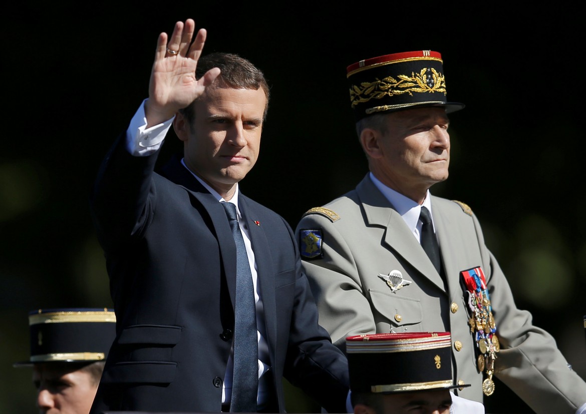 Macron-Bonaparte perde il suo capo di stato maggiore