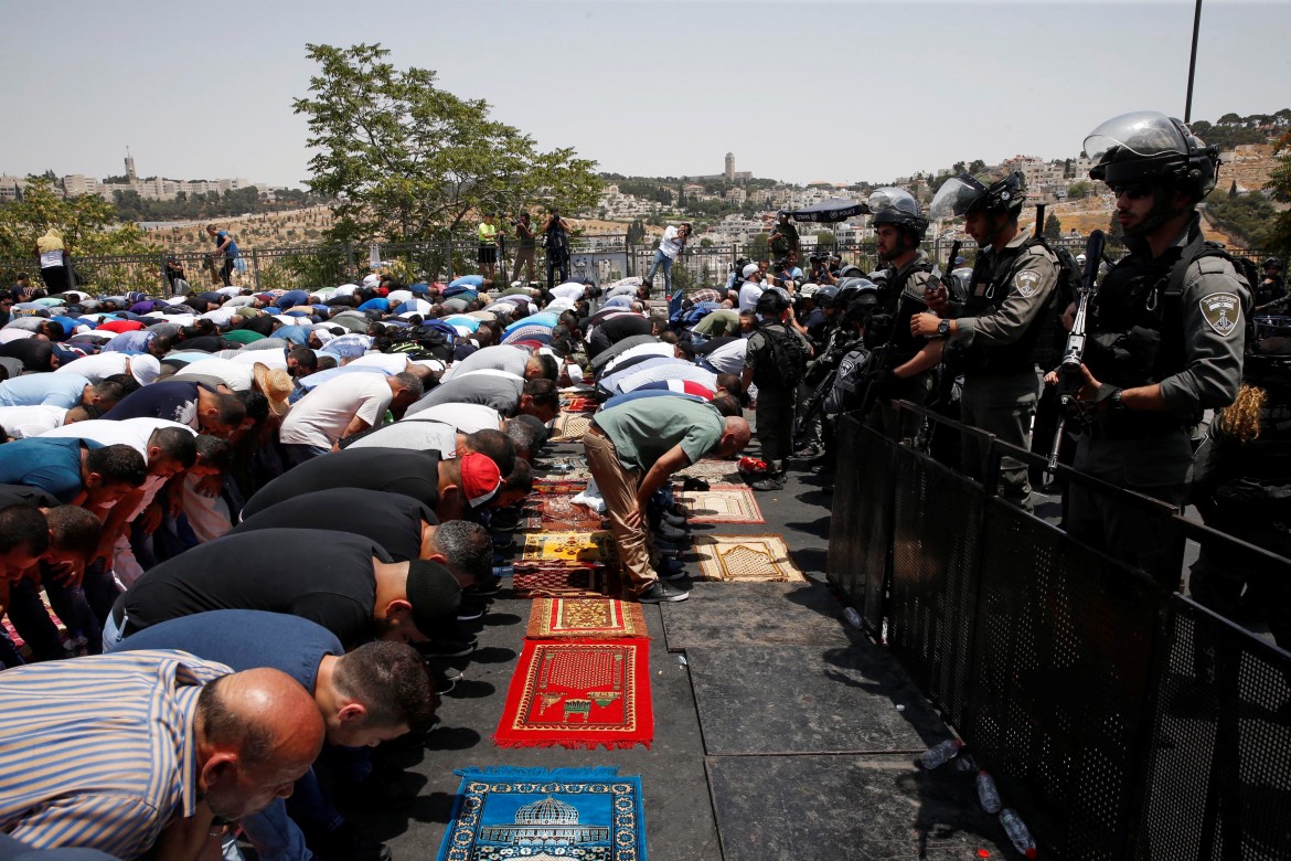 Lontano dai leader, i popoli arabi e islamici in piazza per i palestinesi