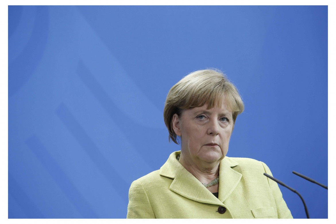 Merkel stoppata dalla fronda interna