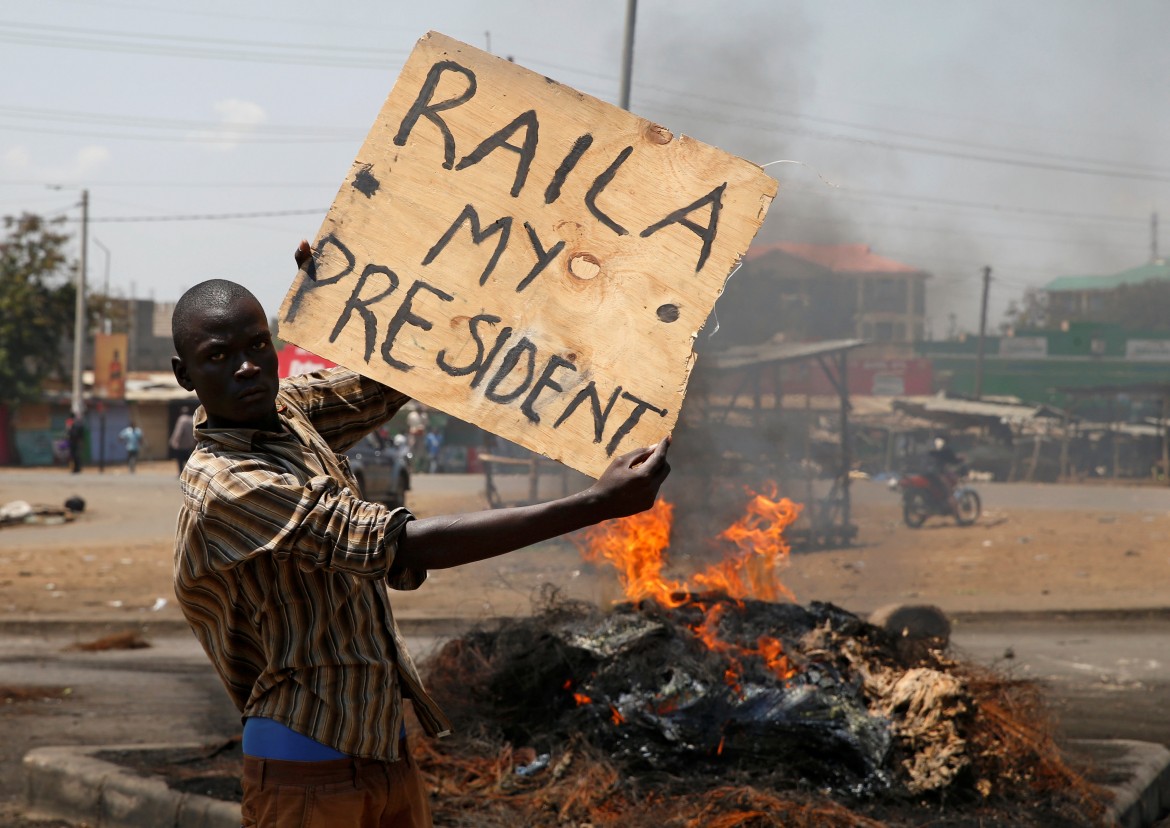 Kenyatta presidente. «Il voto è regolare», ma Odinga non ci sta