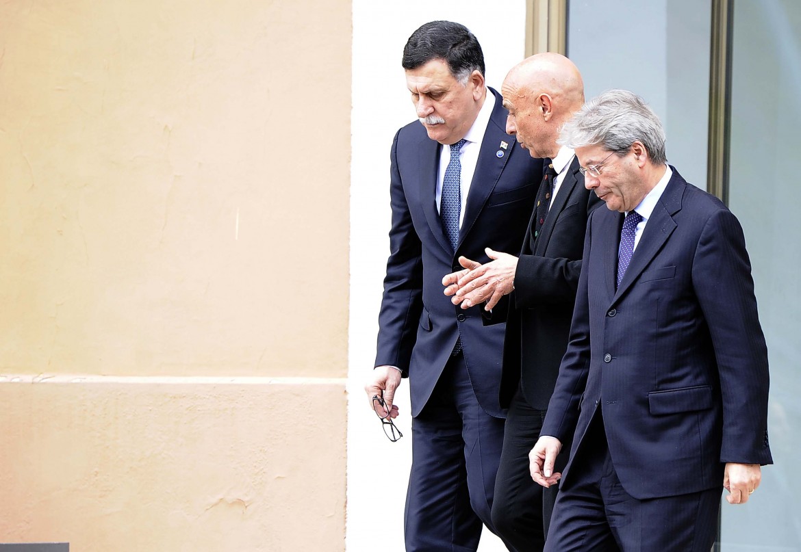Minniti elogia «i soccorsi» di Sarraj, premier in scadenza
