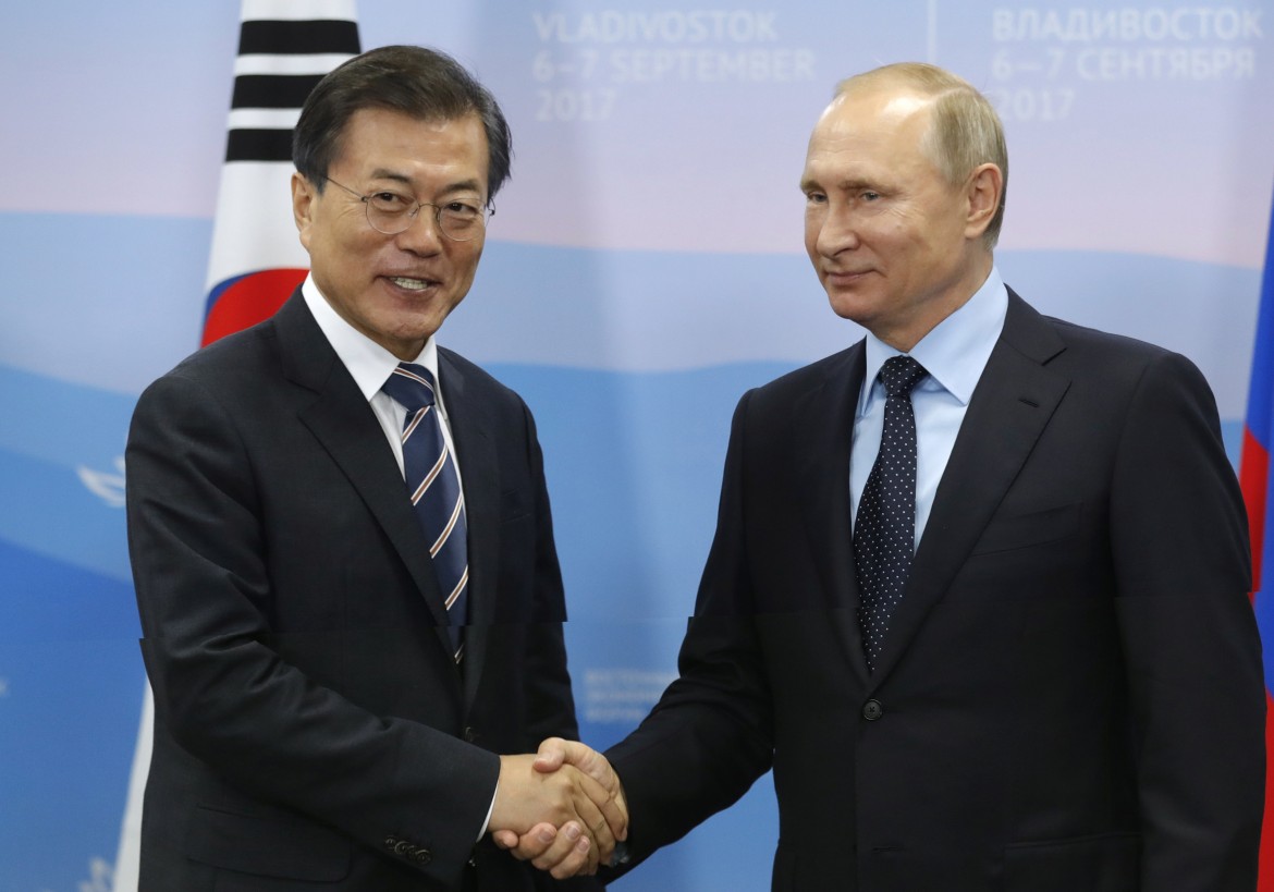 Putin vede il leader di Seul: «Soluzione negoziata»