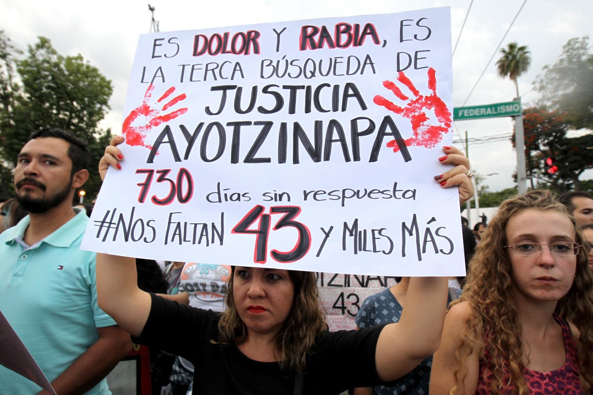 In Messico solo il sisma può fermare i genitori dei 43 di Ayotzinapa