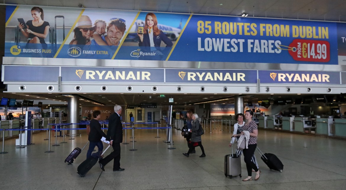 I piloti a Ryanair: «No al bonus, vogliamo un contratto»