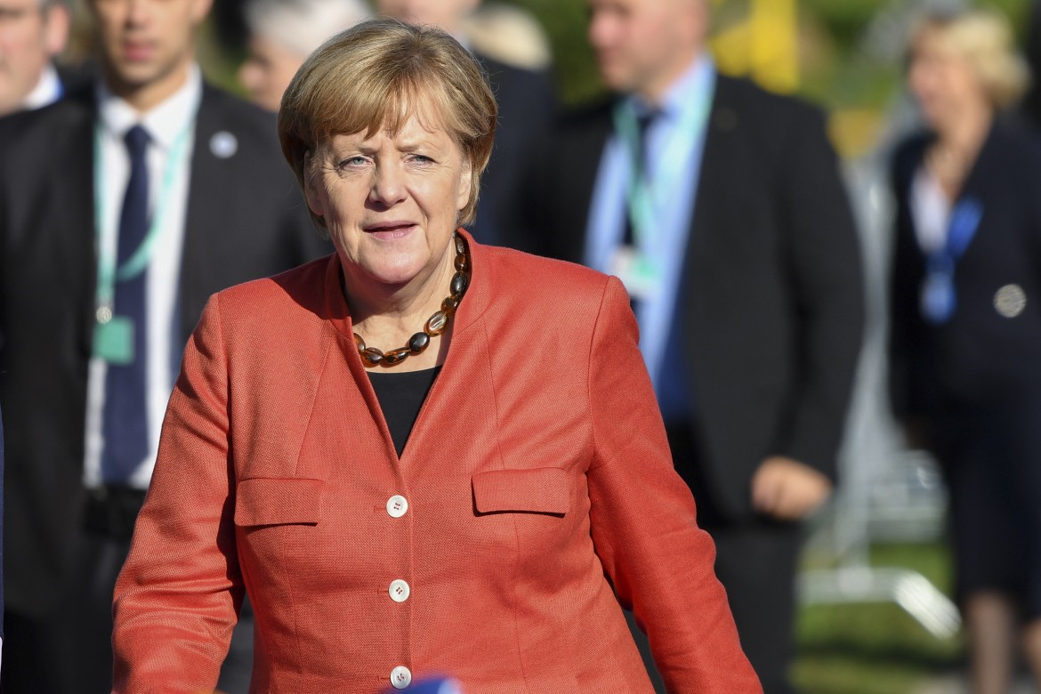 Merkel reloaded: via il «tetto massimo», arrivano i limiti «annuali» per i rifugiati
