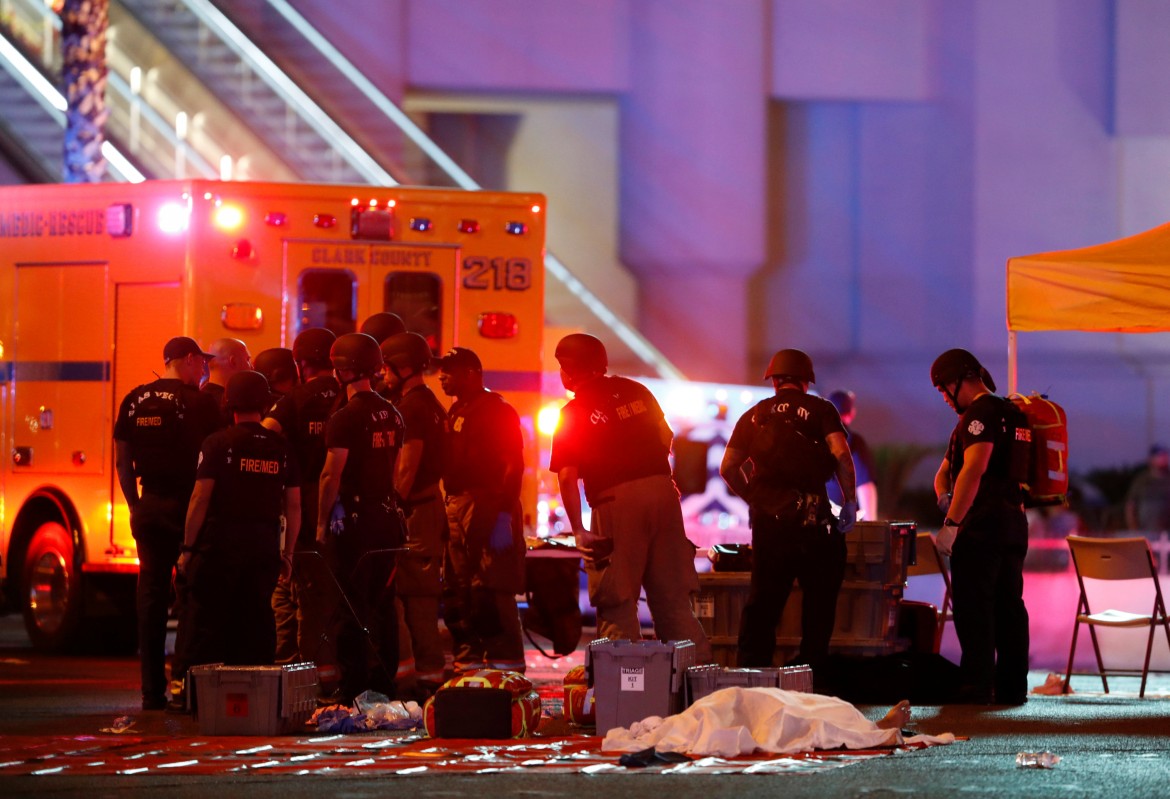 Las Vegas, la strage peggiore. Spari sulla folla, 58 le vittime