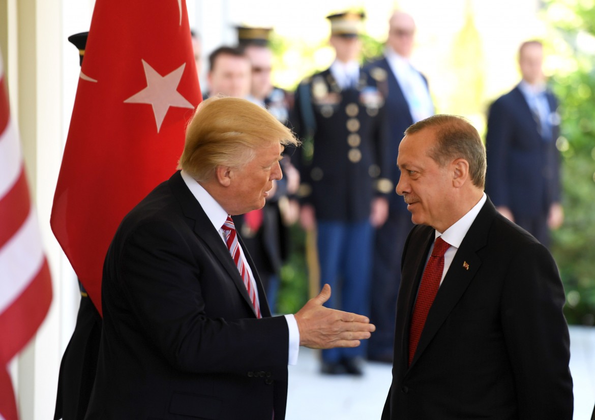 Erdogan bussa alla porta Usa: «Datemi i Patriot»