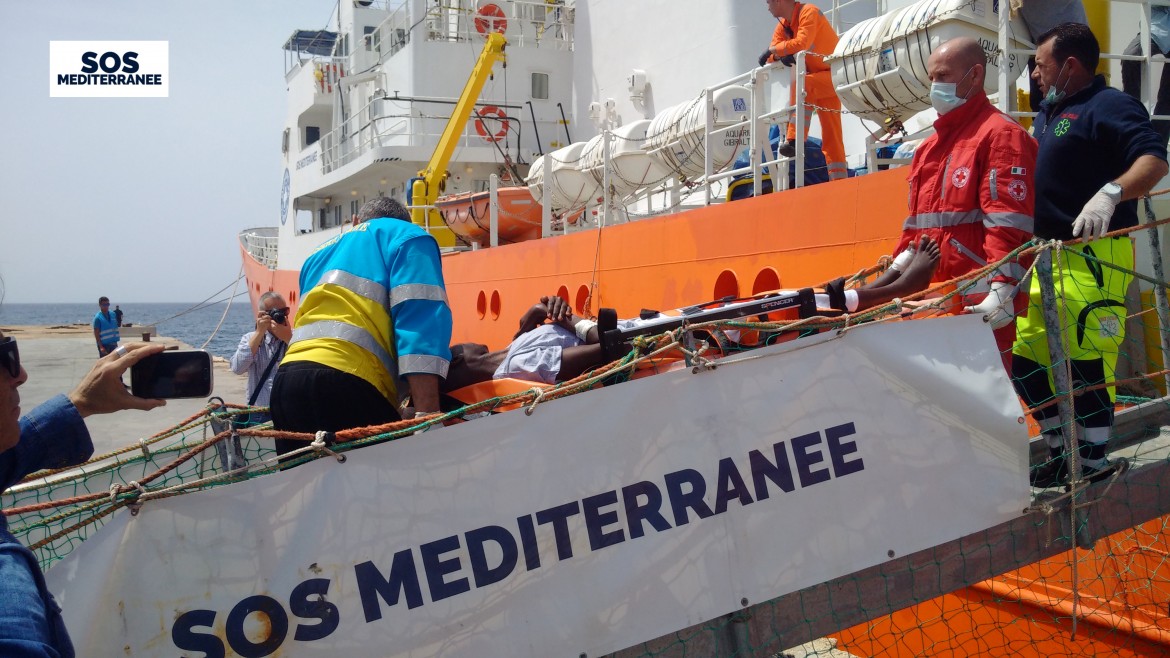 La lunga odissea della nave dei migranti