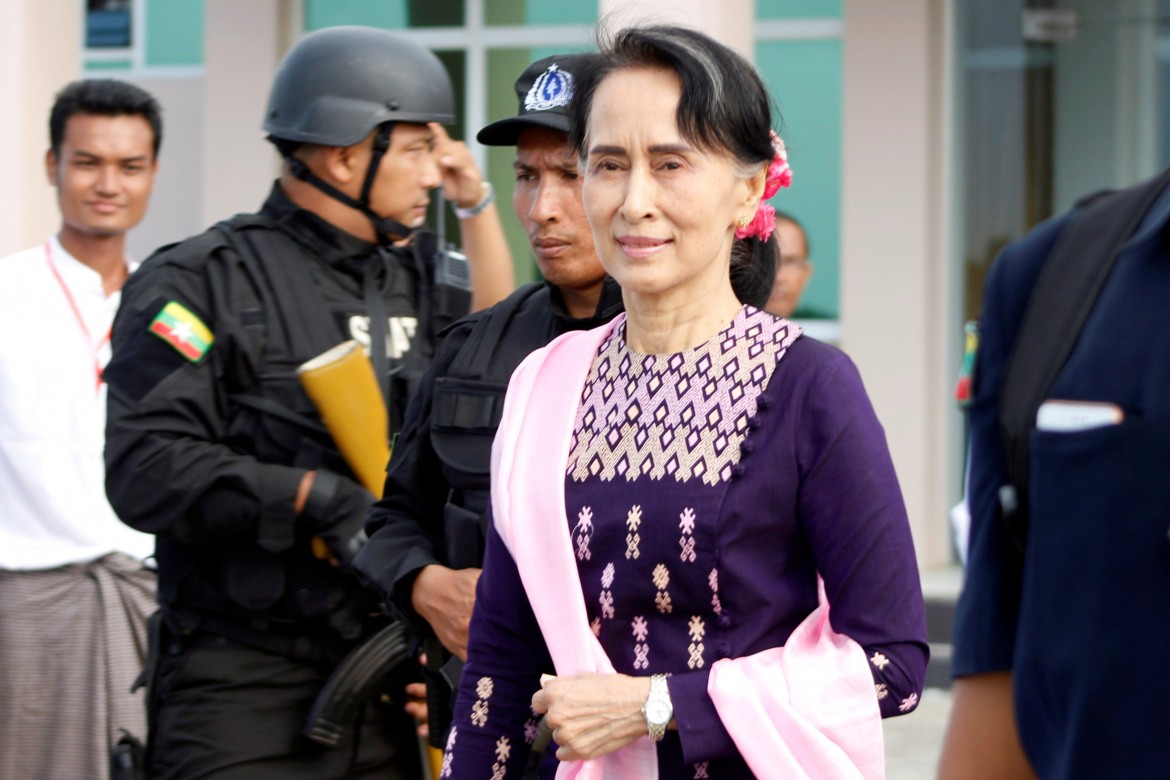 Aung San Suu Kyi visita i Rohingya: «Non litigate»