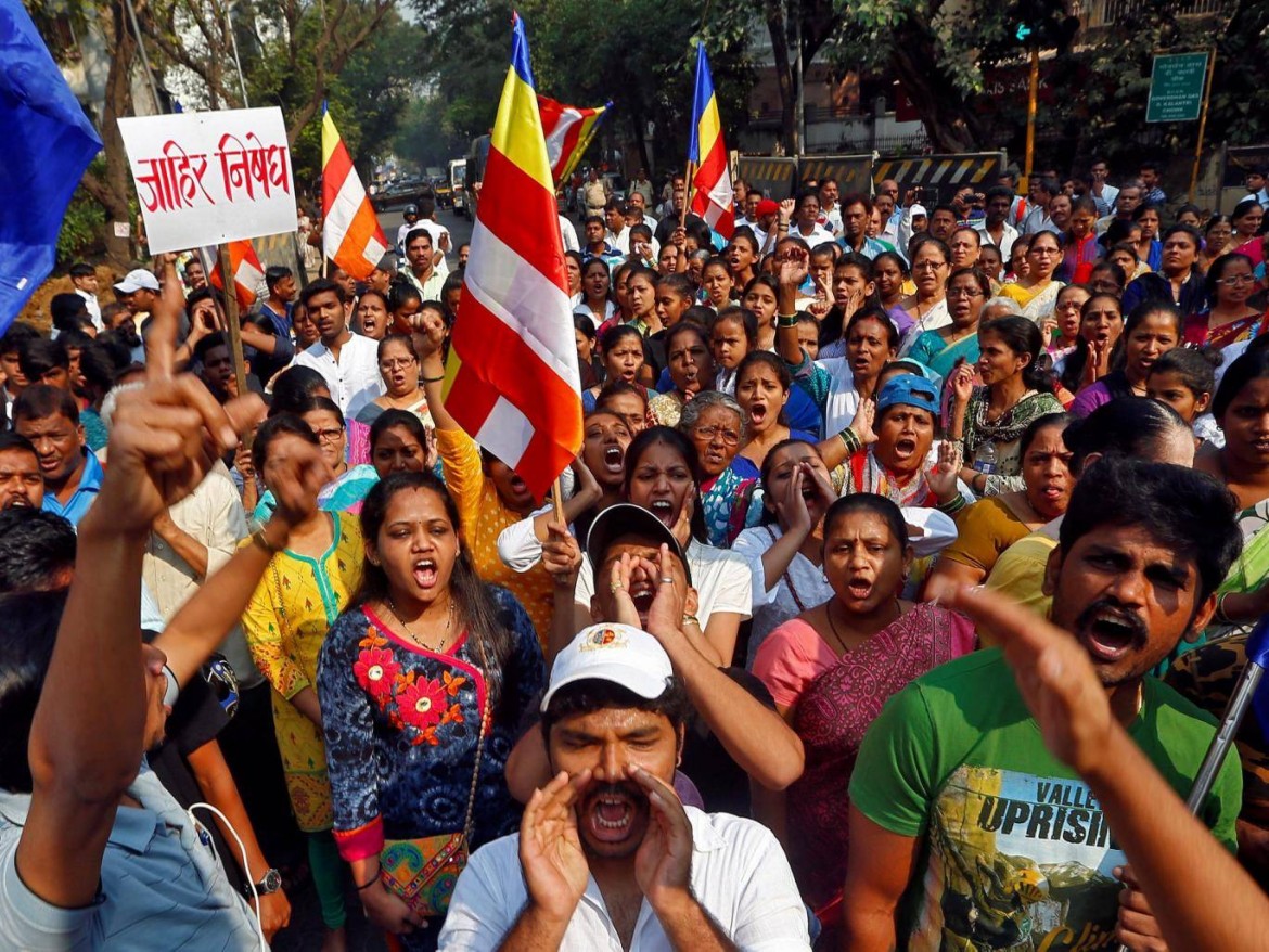 Dalit in rivolta in tutta l’India, a Mumbai è sciopero totale