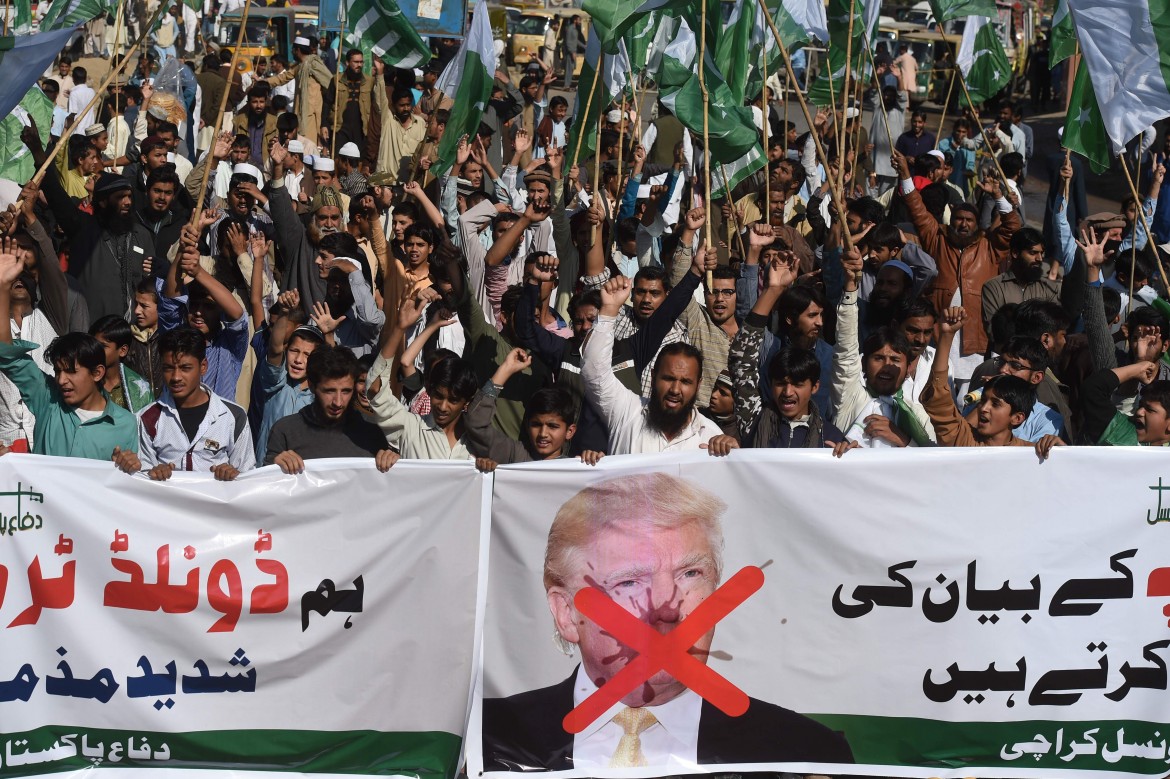 Trump taglia i fondi: storica rottura con Islamabad