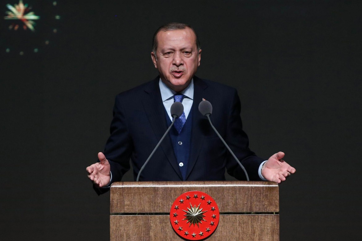 Afrin, la stretta di Erdogan su media e dissenso