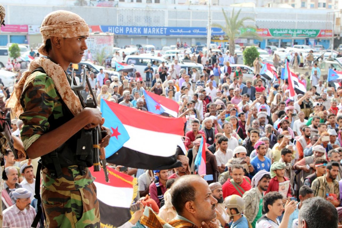 Faida nel blocco anti-Houthi, i secessionisti occupano Aden
