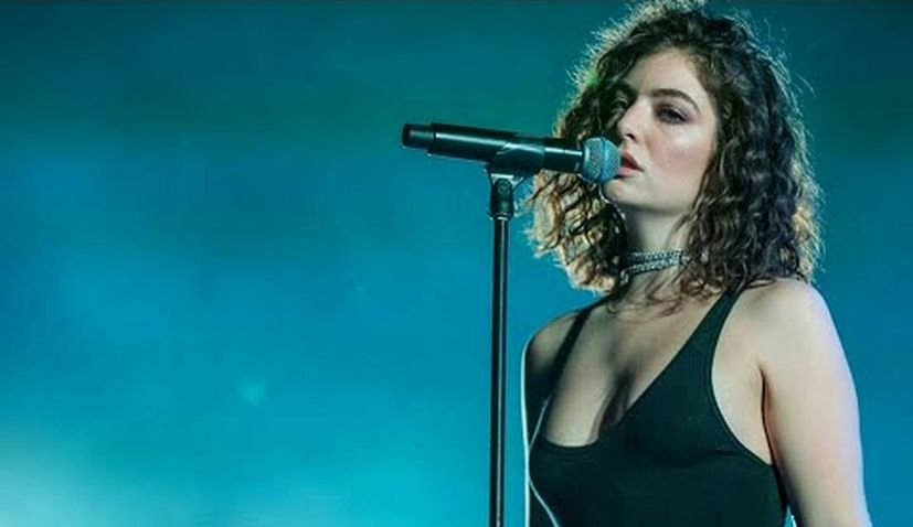 Lorde non suonerà a Tel Aviv, tre ragazze fanno causa