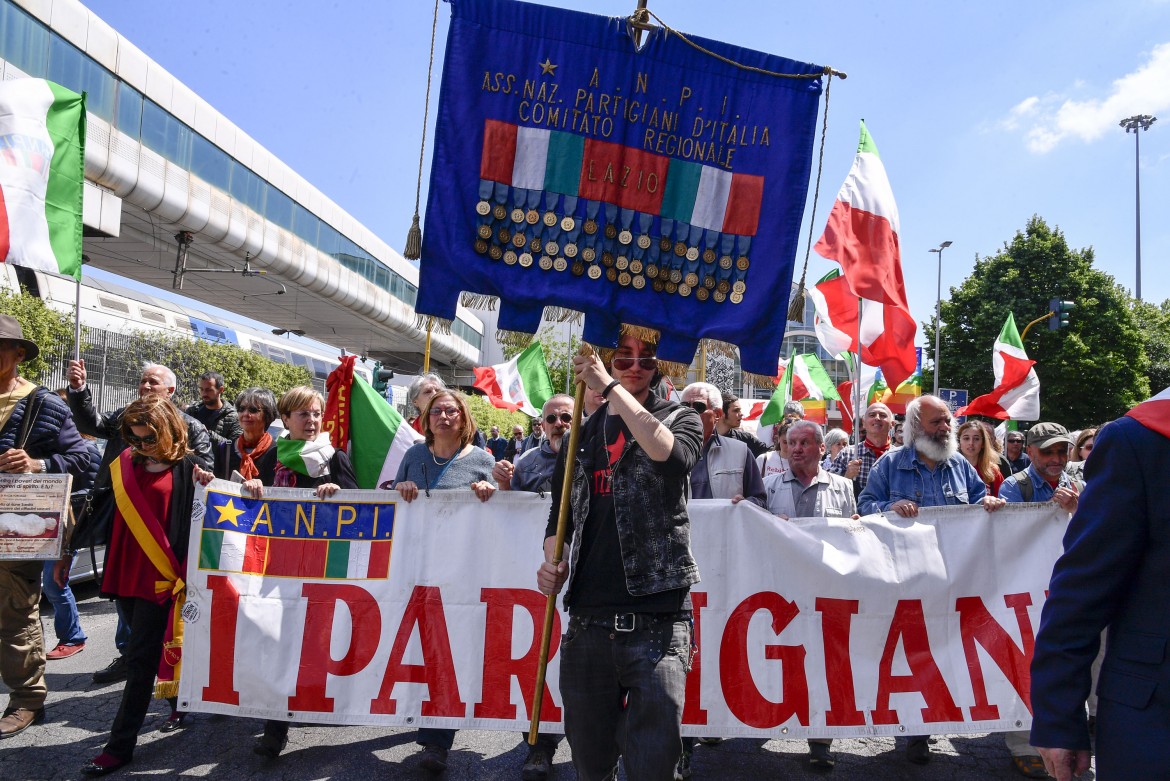 Roma, il dossier sugli episodi di neofascismo in VII municipio