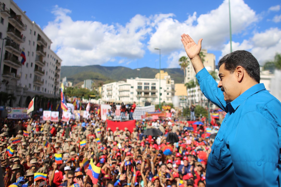 L’opposizione venezuelana cambia idea e Maduro perde la pazienza: «Al voto il 22 aprile»