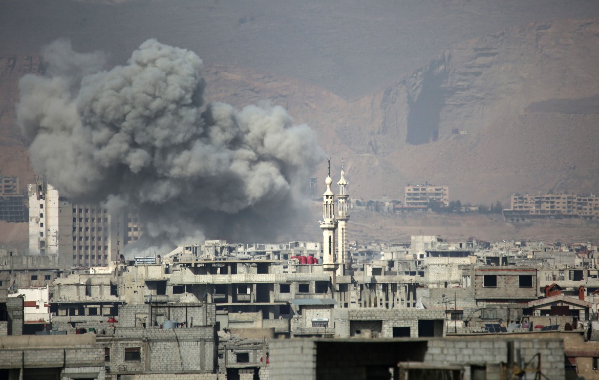Strage Usa di soldati siriani, bombe russe sopra Ghouta est