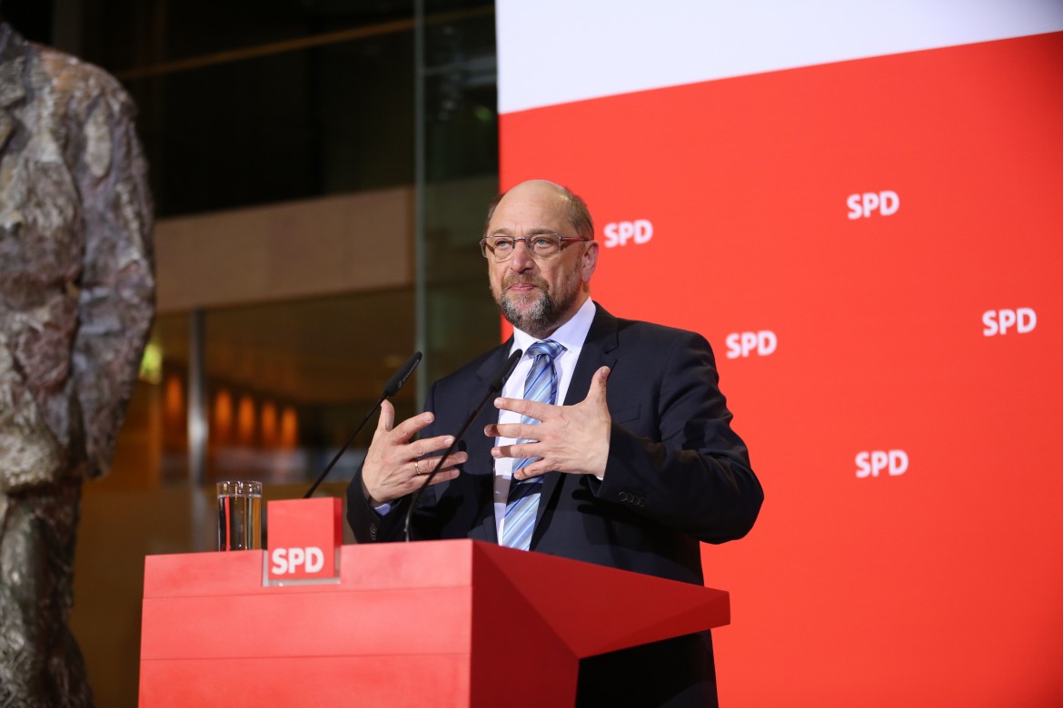Coalizione Schulz-Merkel, rivolta dei deputati della Spd