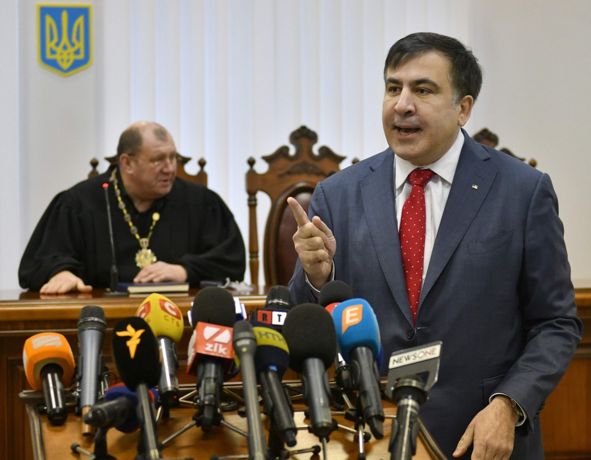 A Kiev «rapito» dai servizi di sicurezza l’ex presidente georgiano Shakashvili