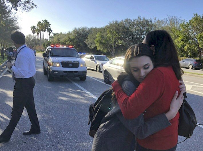 In Florida 17 morti. Per Trump le armi non sono un problema