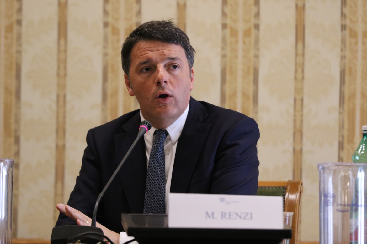 Tour blindato di Renzi: vietato fare domande