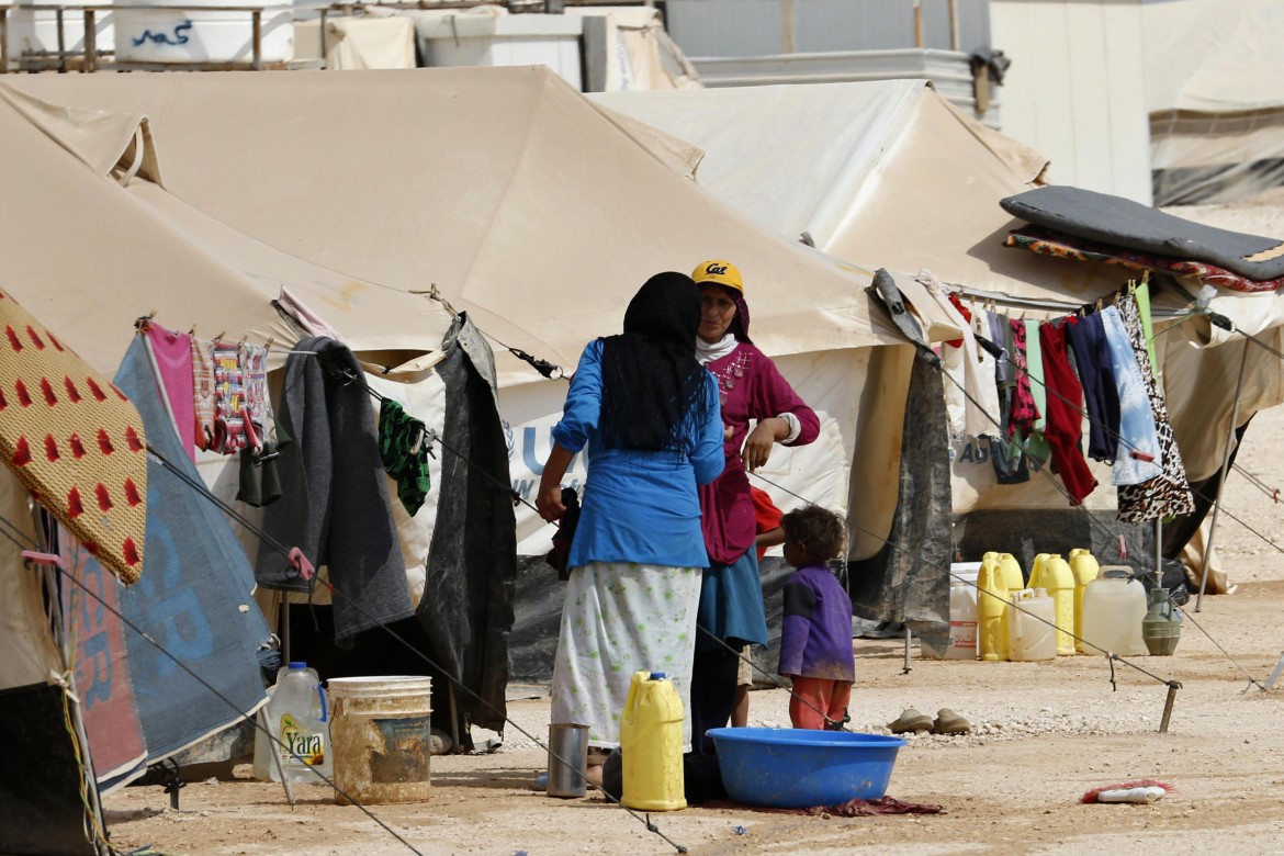 Il ricatto alle rifugiate siriane: abusi in cambio di aiuti
