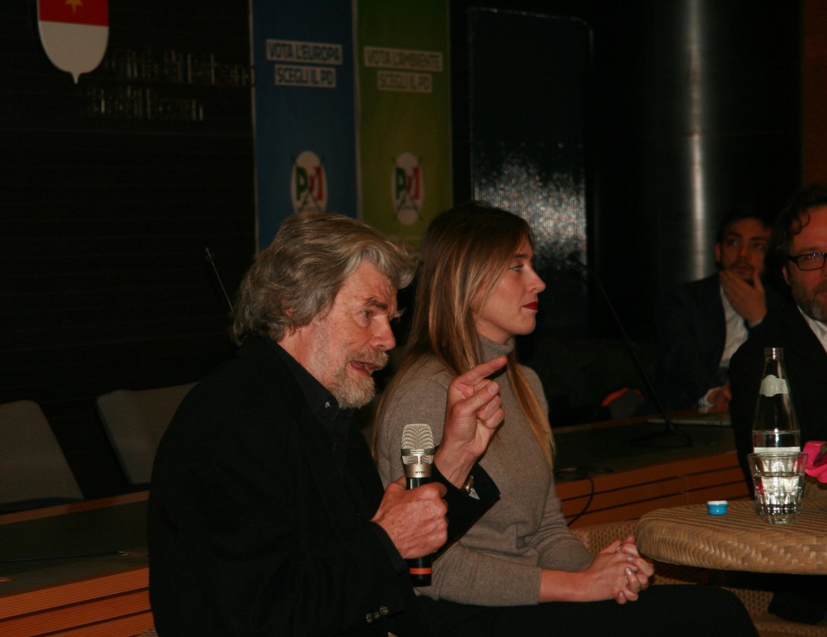 Messner per Boschi, «La nostra autonomia esempio per l’Italia»