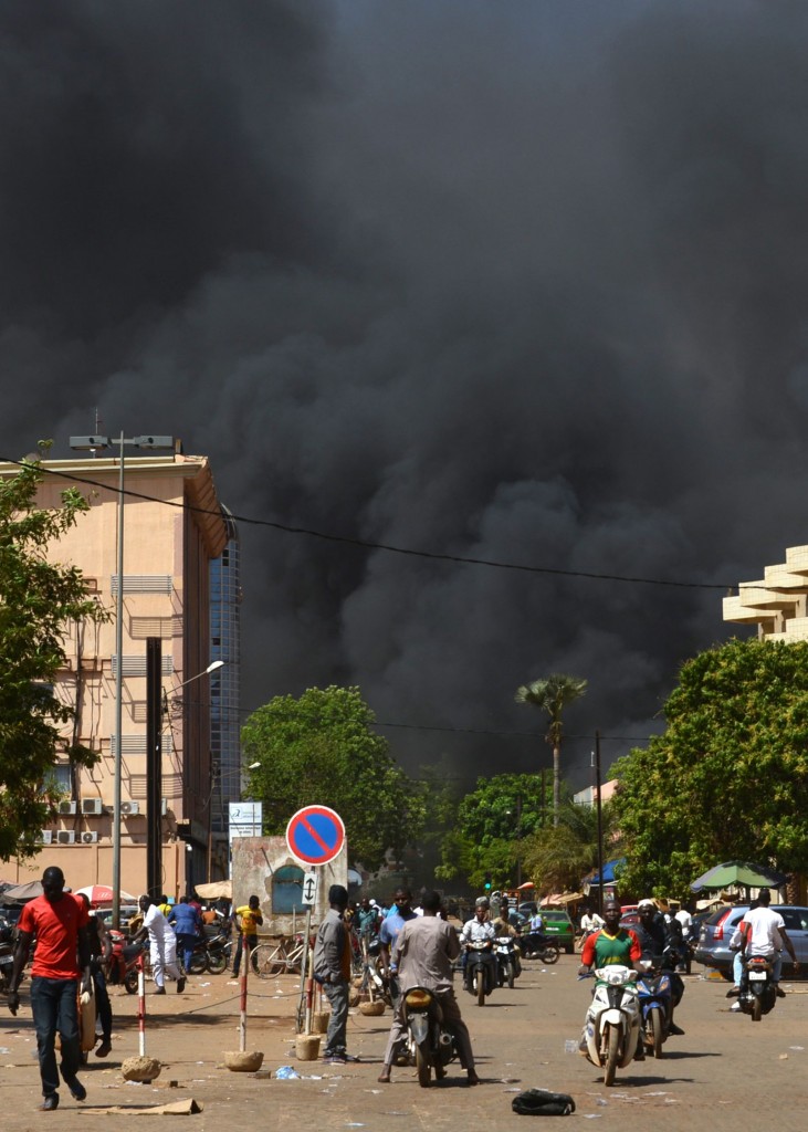Attacco all’ambasciata francese, tre ore di guerra a Ouagadougou