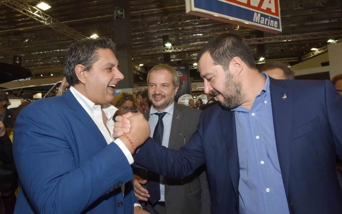 Salvini si veste da esploratore