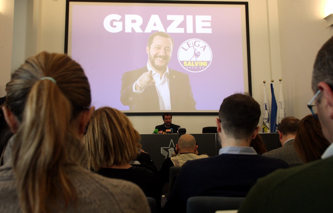 Salvini: o un governo politico o al voto
