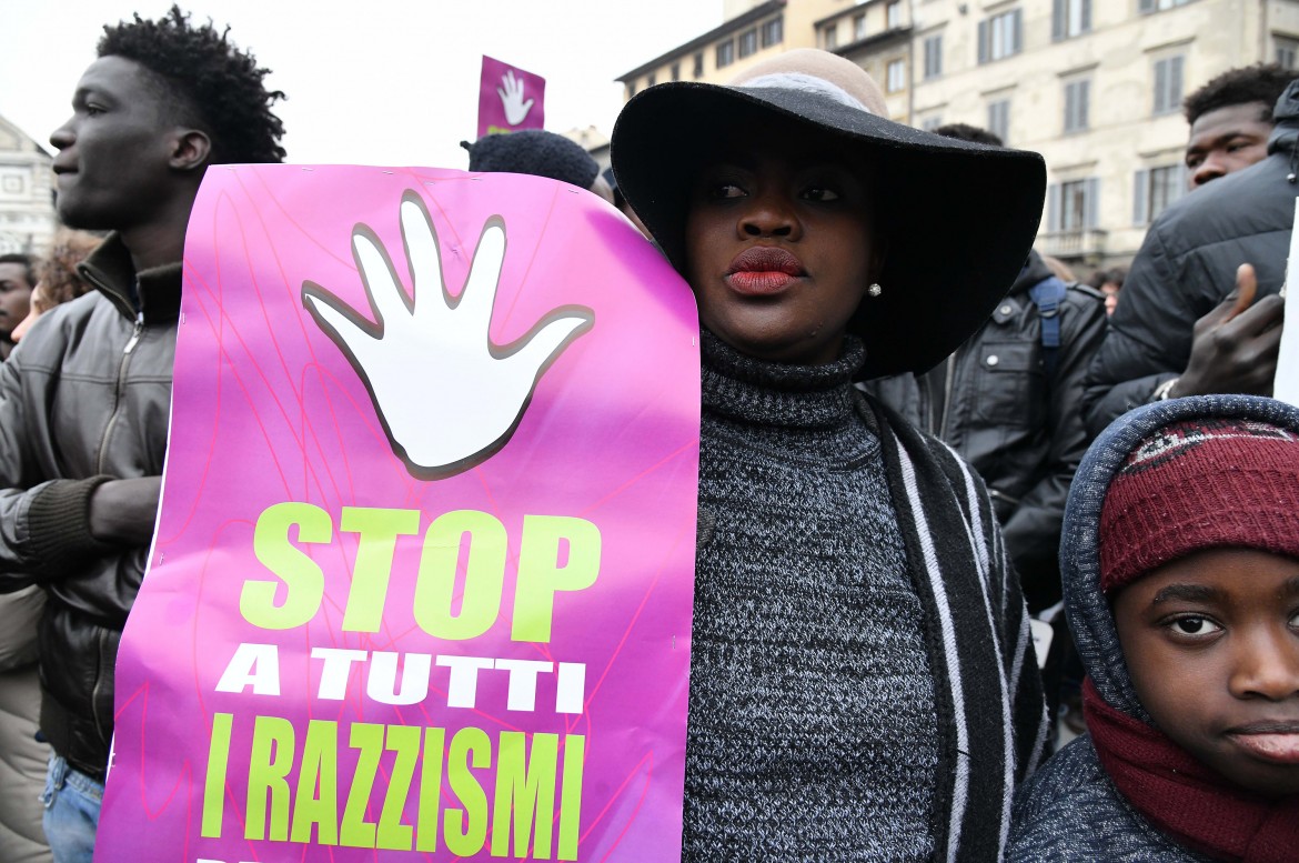 Un anno dopo, la Firenze antirazzista manifesta per Idy Diene