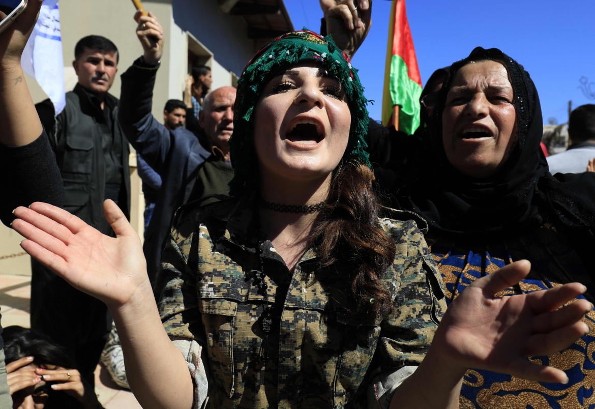 Afrin circondata, turchi pronti all’invasione