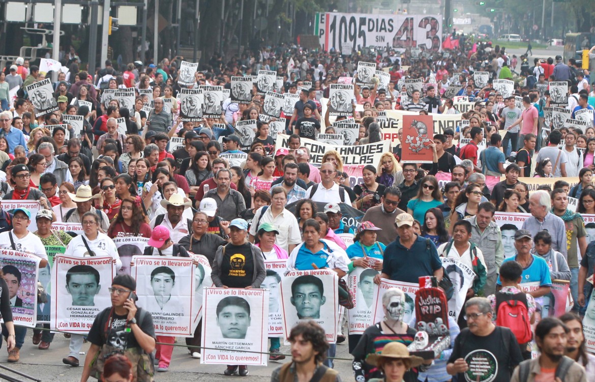 Bugie e torture in Messico, «doppia ingiustizia» per i 43 studenti desaparecidos
