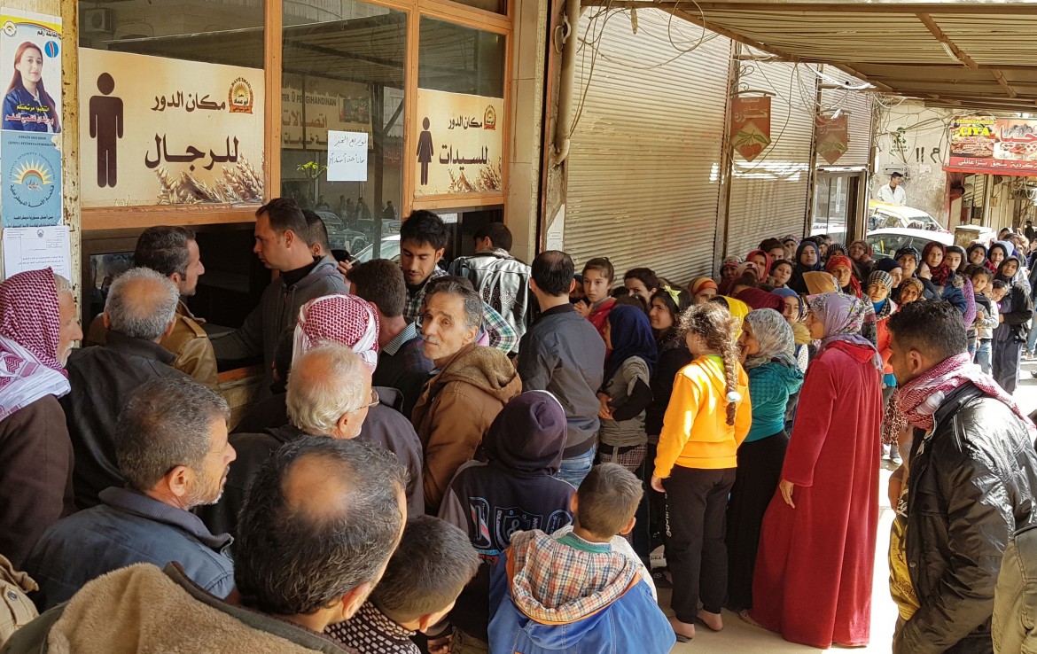 File per il pane ad Afrin, sotto assedio - Afp