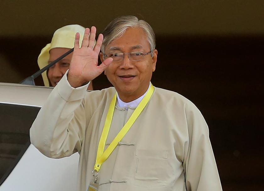 Myanmar, si dimette il presidente. Torna un militare al potere