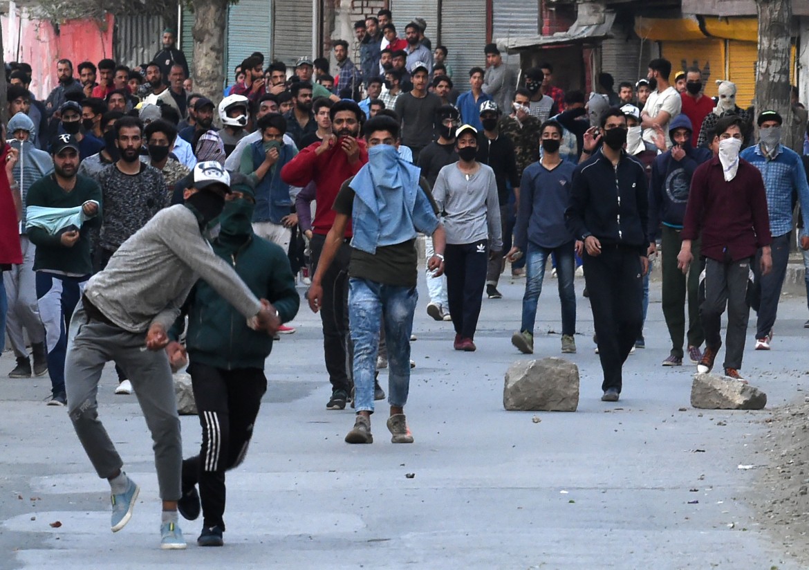 Kashmir, l’esercito indiano uccide almeno 20 «ribelli»