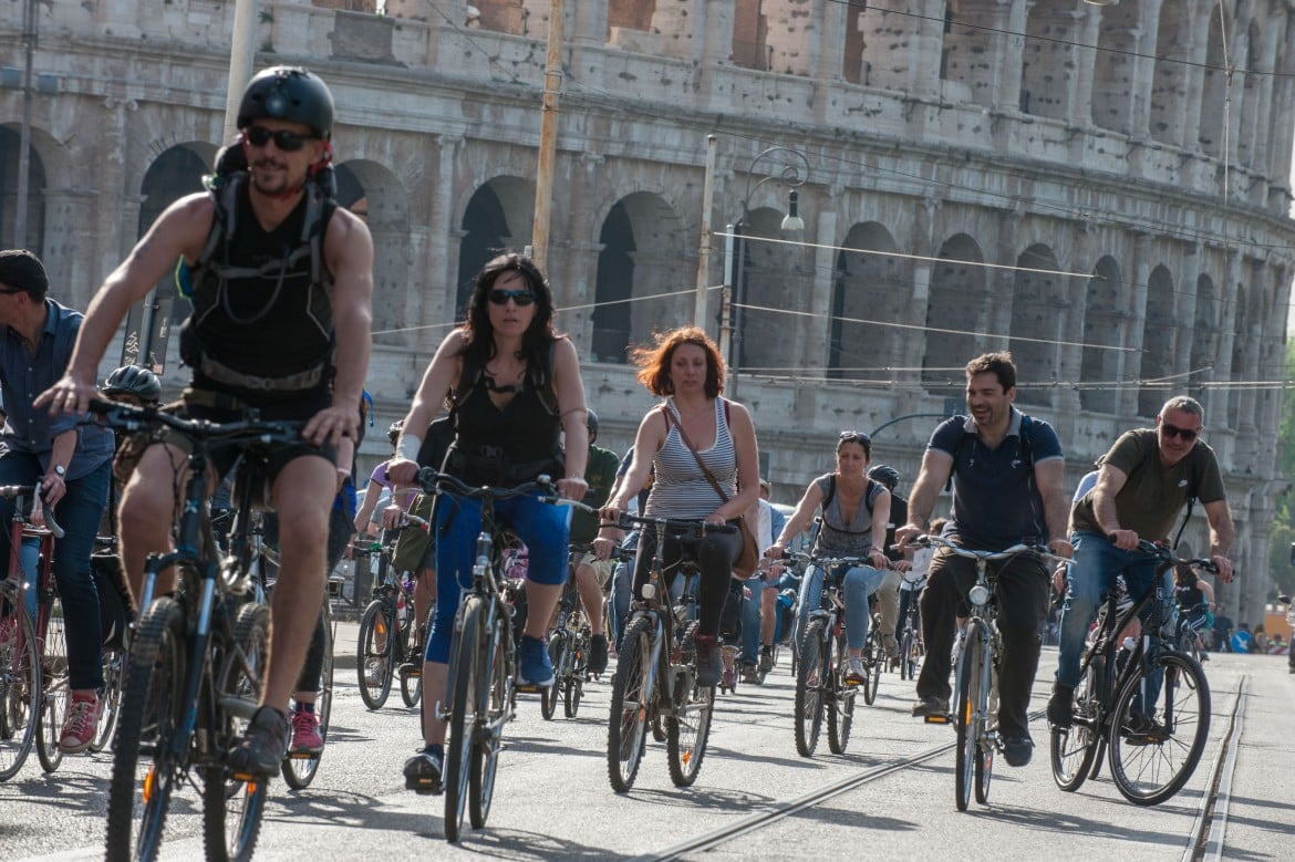 Bicifestazione a Roma per la rivoluzione urbana