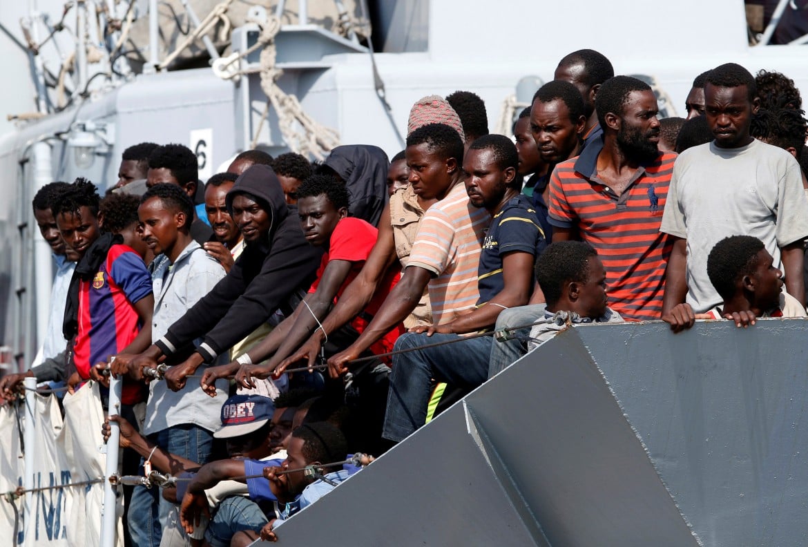 1400 migranti arrivati nel week end. Due naufragi in Libia, almeno 11 vittime