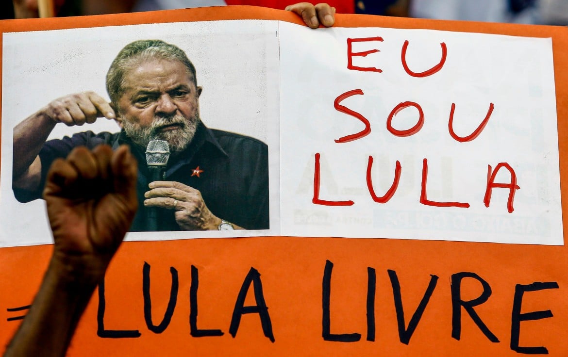 Lula «sereno» malgrado l’isolamento