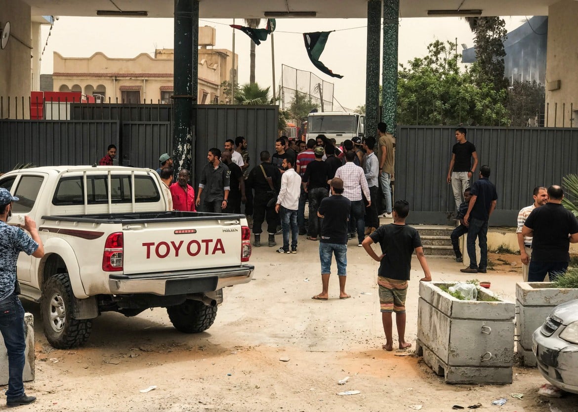 Libia, l’Isis rivendica attacco a commissione elettorale