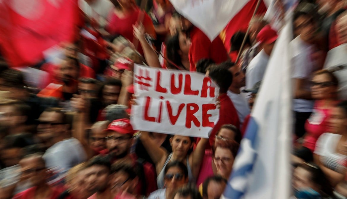La Corte suprema impedisce la scarcerazione di Lula