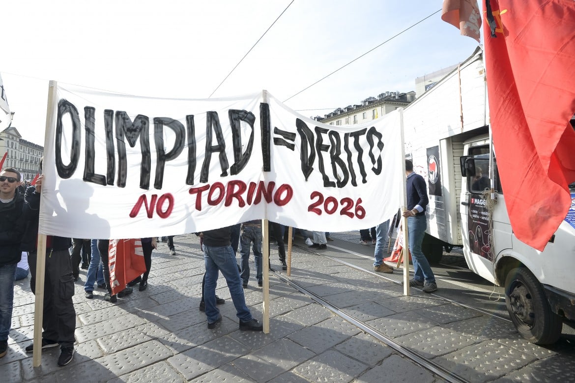 CoNo, a Torino in campo i contrari alle Olimpiadi