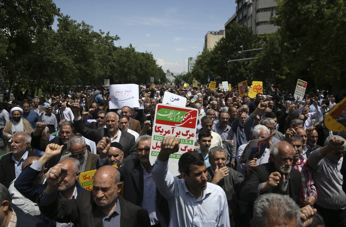Si accende a Teheran la rabbia contro Usa e Israele