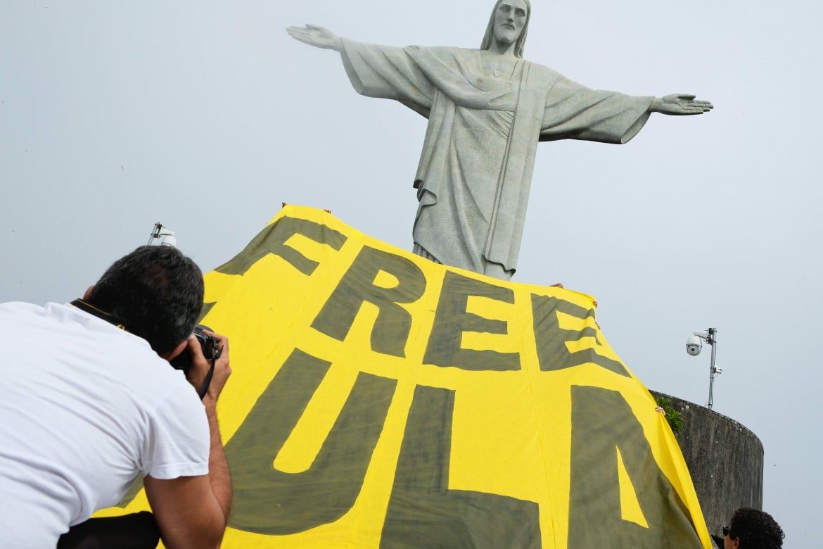 Scegliete la democrazia: difendete Lula