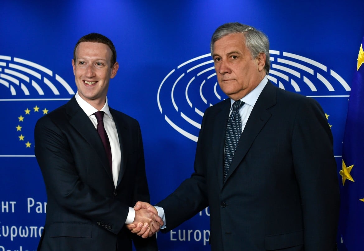 Le scuse di Zuckerberg al Parlamento europeo