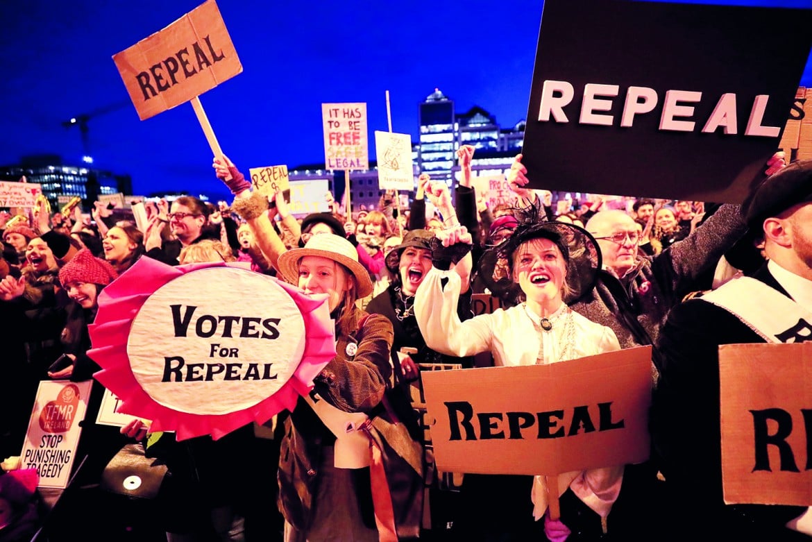 Referendum sull’aborto, l’Irlanda prova a cambiare