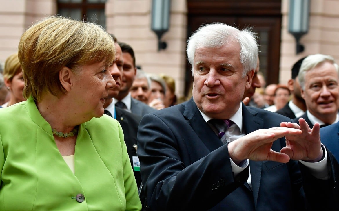 Merkel: anche tre Paesi di Visegrad «volenterosi». Ma due smentiscono