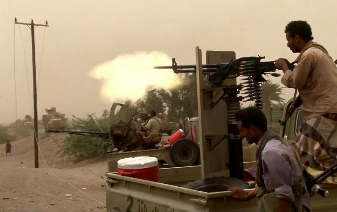 Yemen, infuria la battaglia a Hodeida, civili in fuga