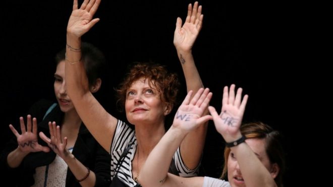 La marcia delle donne: tra le 600 fermate c’è anche Susan Sarandon