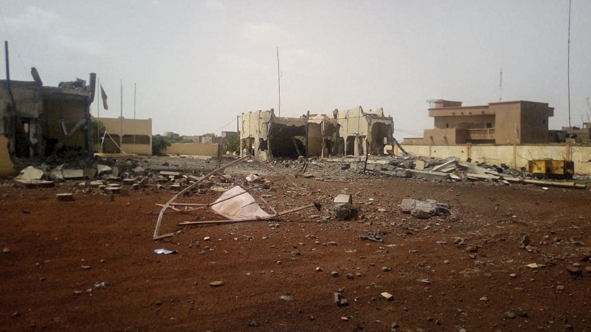 Kamikaze fa strage alla base del «G5 Sahel» in Mali